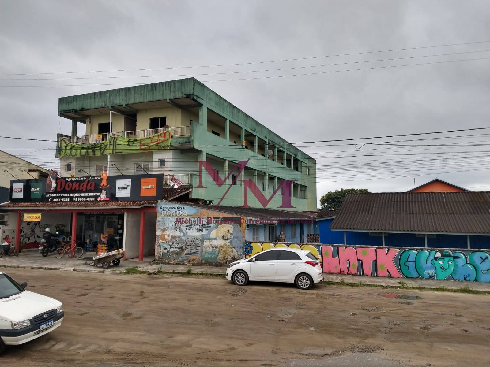 Ótimo Prédio Comercial e Residencial em Shangrila