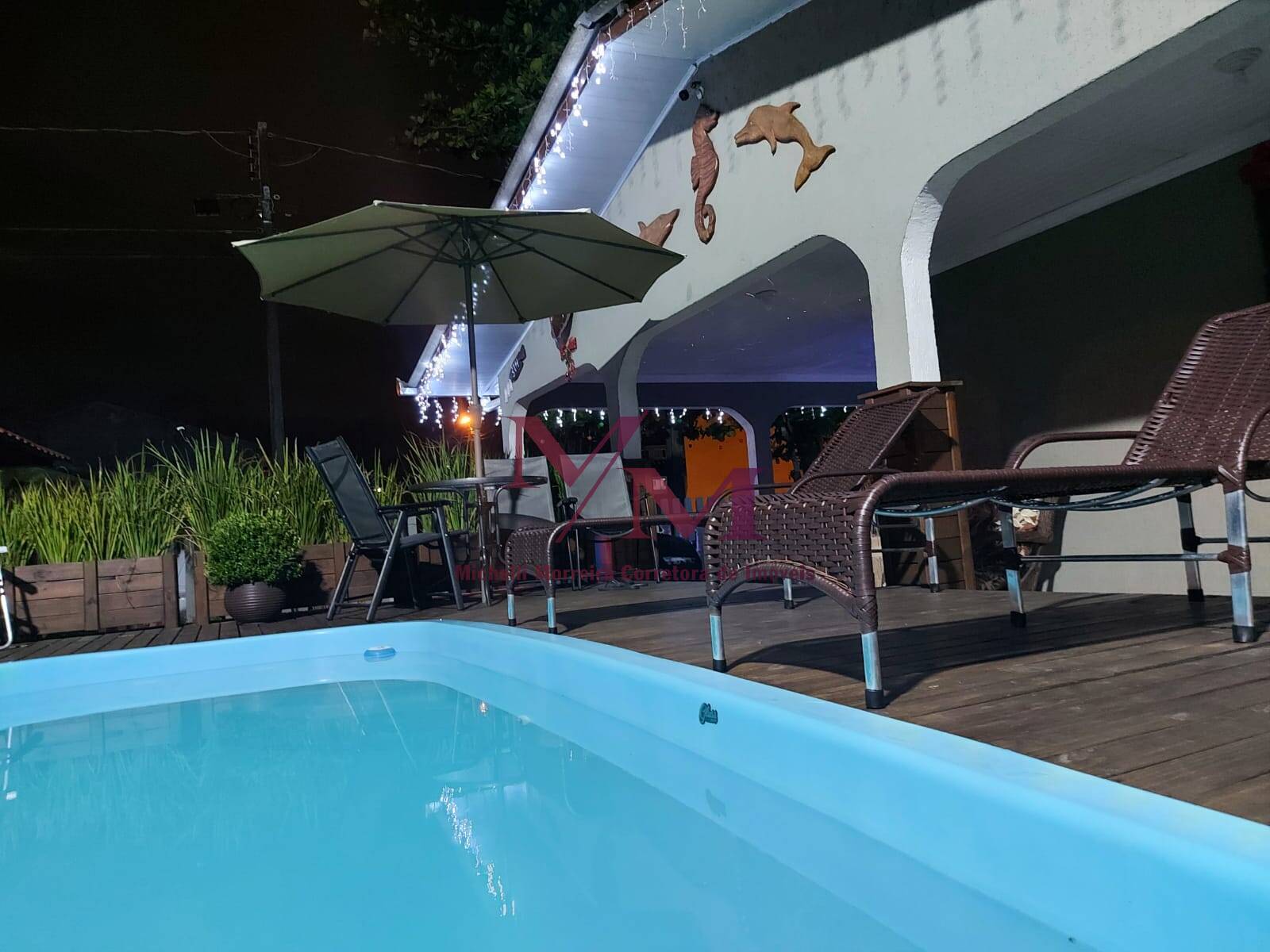 Casa mobilada na faixa do mar em Praia de Leste
